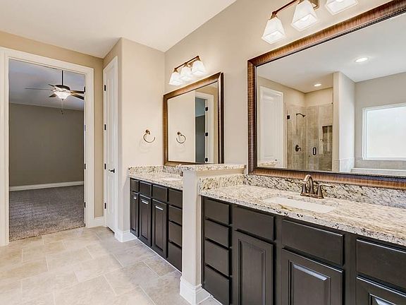 5th image of 144 Dogwood Dr