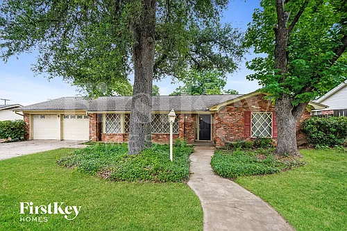 1424 Wreyhill Dr Photo 1