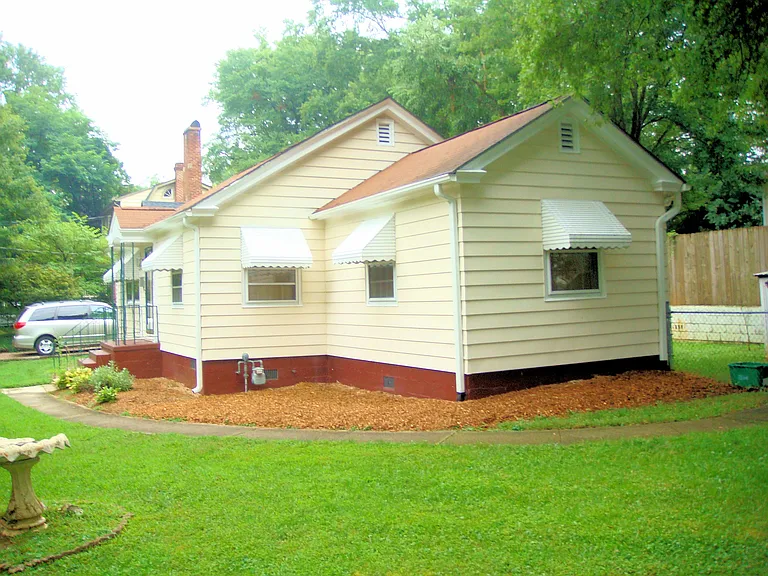 1208 Courtland Dr — Photo 9