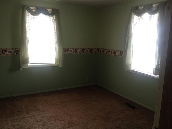 5th image of 621 N Cherry St
