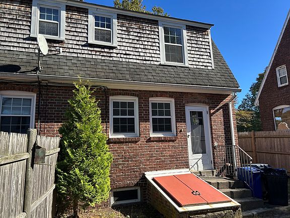 3rd image of 647 Kearsarge Way