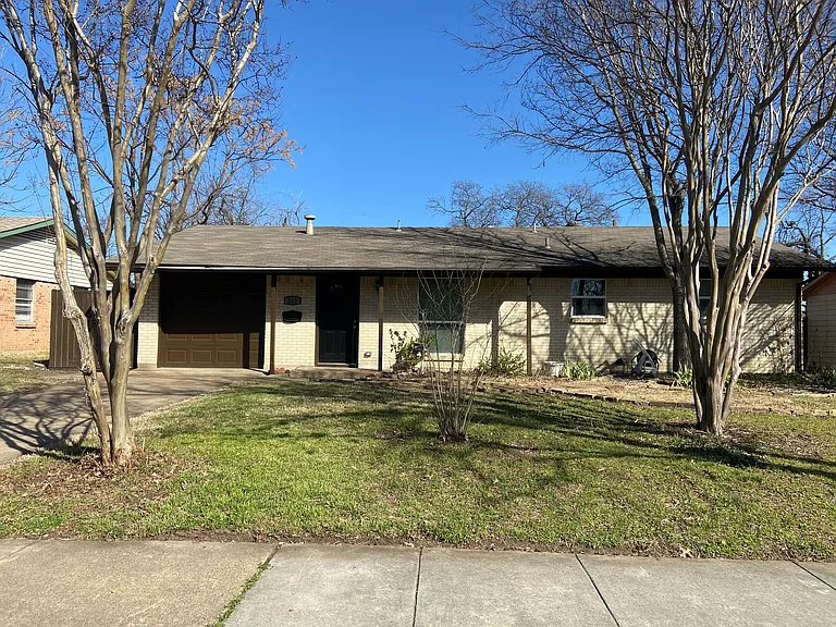 212 N Bowser Rd — Photo 1