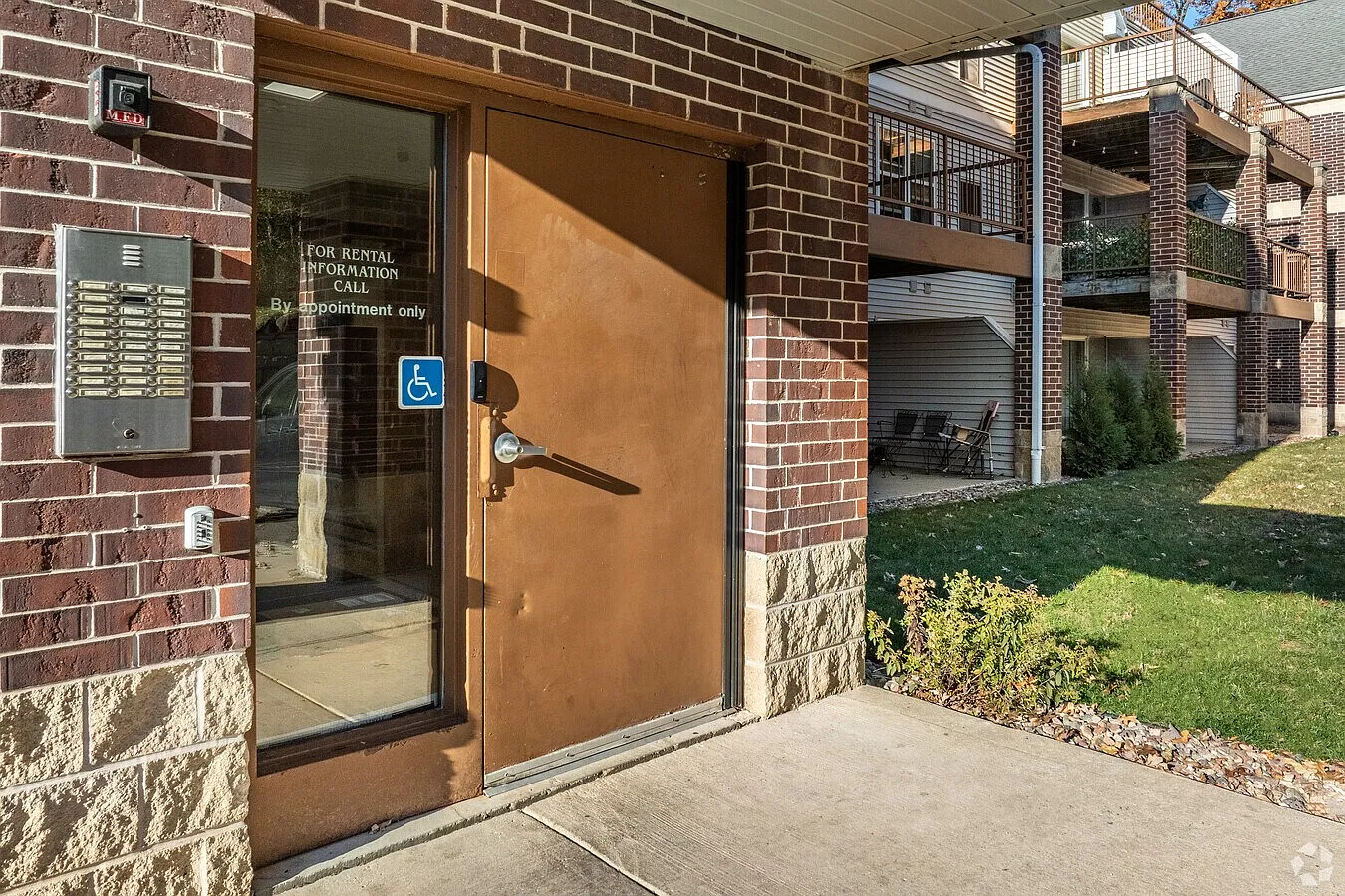 Timber Bluff — Photo 3