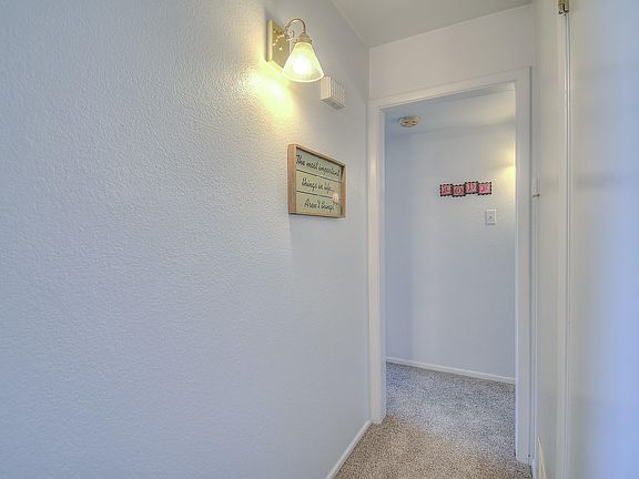 5th image of 11621 Grand Ave NE