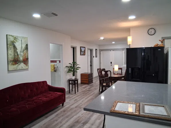 (undisclosed Address), Houston, TX 77033