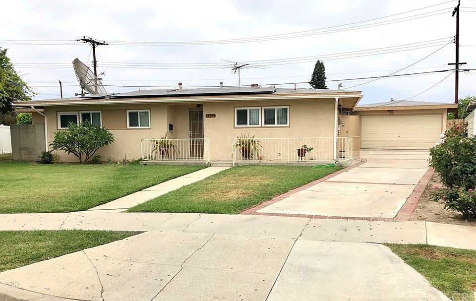 1st image of 13549 Close St