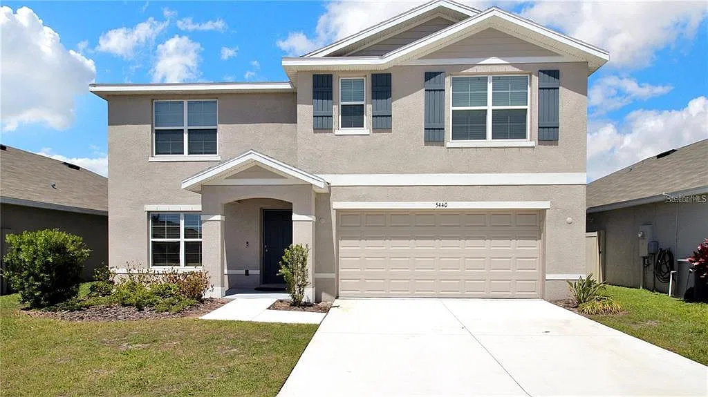 5 bed, 3.0 bath, 2674 sqft, $3,200 — Photo 3