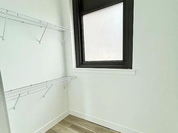 5th image of 2830 Salmon St #208