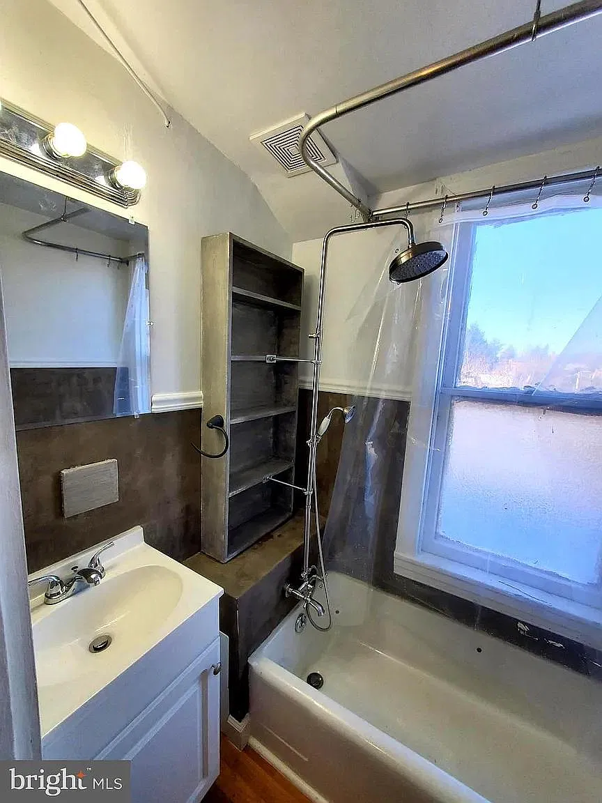 1 bed, 425 sqft, $825 — Photo 3