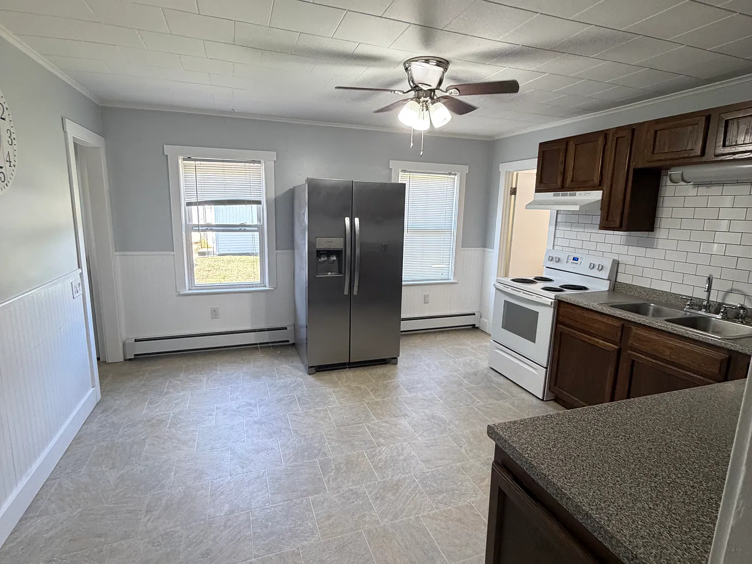4 bed, $2,000 — Photo 3