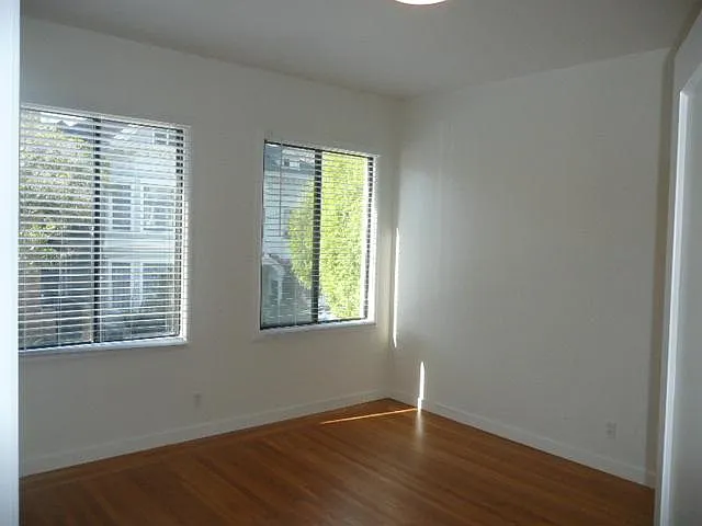 1999 Green St #2 — Photo 6