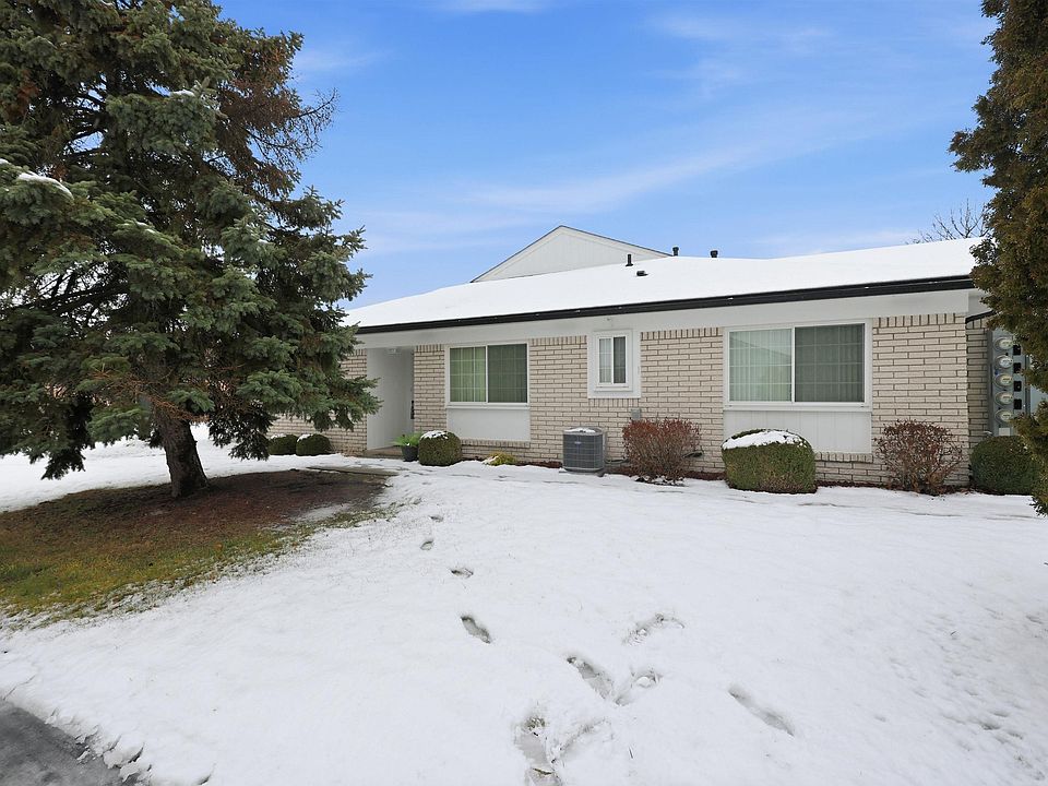 1st image of 664 Country Club Dr
