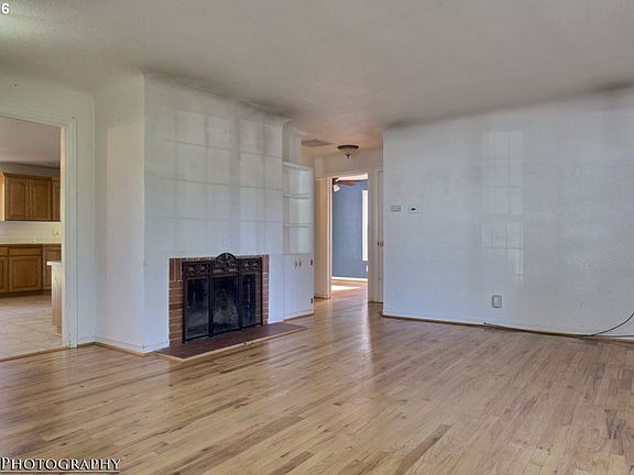 4th image of 163 Beverly Dr