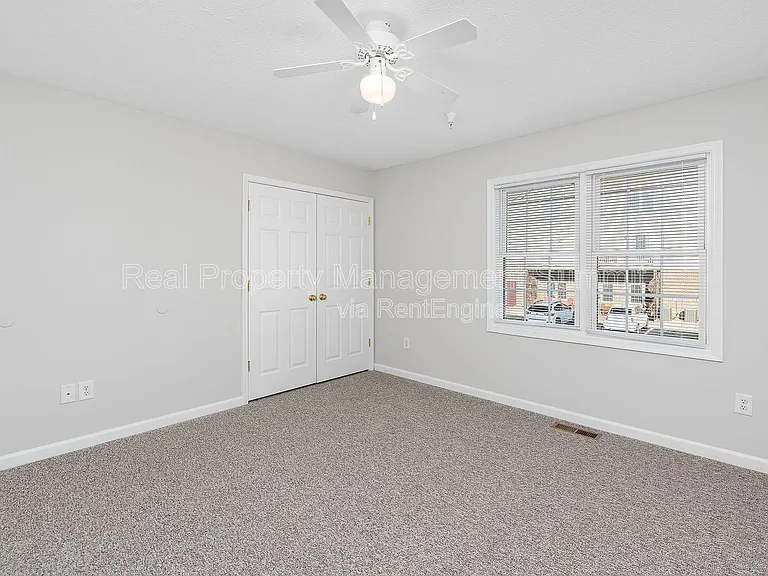 1009 Seth Drive — Photo 32