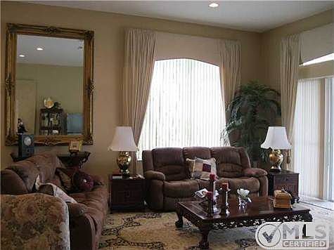 4th image of 3847 Newhaven Lake Dr