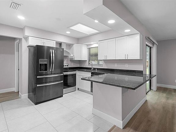 5th image of 10140 BRIDLEWOOD AVENUE