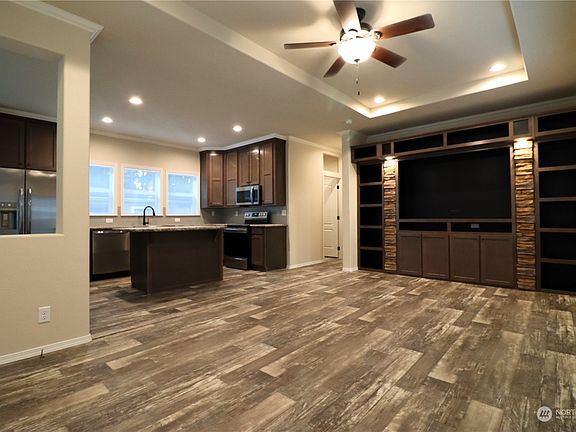 4th image of 20305 135th Avenue E #28