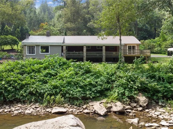 1530 Darlington Rd, Ligonier, PA 15658