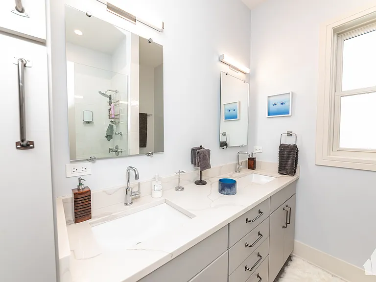 3049 N Clybourn Ave #1 — Photo 17