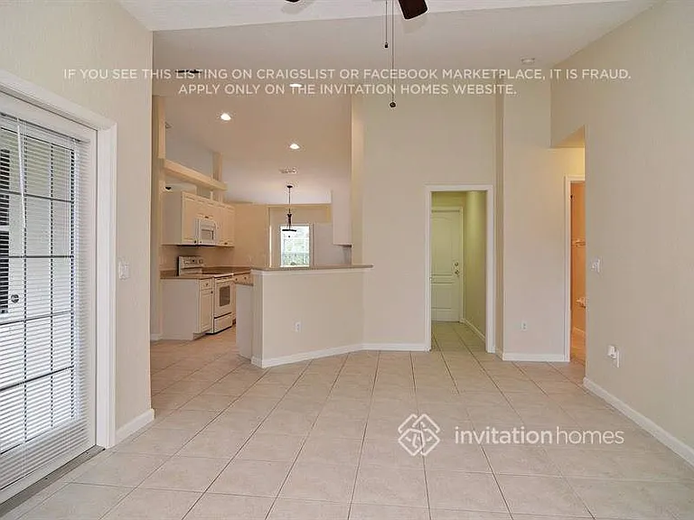 668 SE Damask Ave — Photo 4