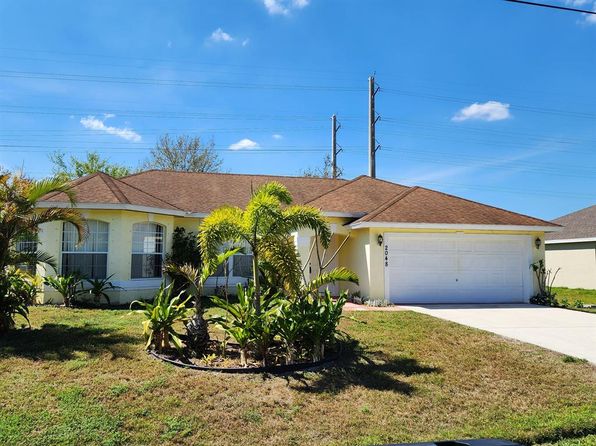 2048 SW Driftwood St