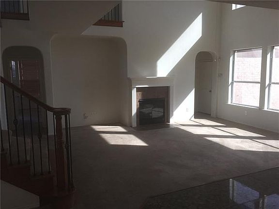 4th image of 924 Trailwood Dr