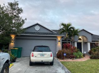 835 47th Ave NE, Naples, FL 34120