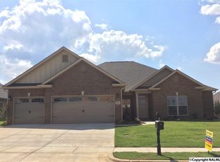 96 Nutcracker Ln, Huntsville, AL 35824