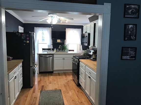 3rd image of 3 Chrisler St