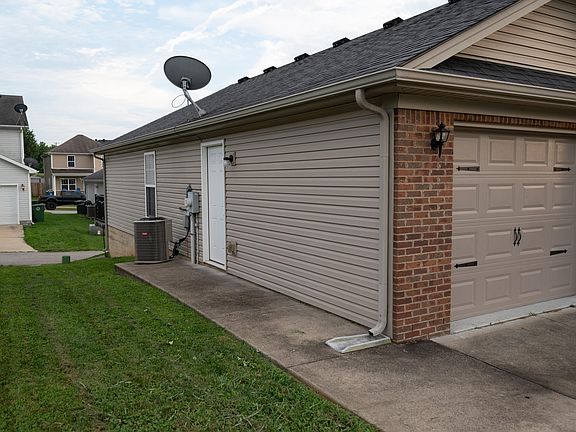 3rd image of 108 Minuteman Dr