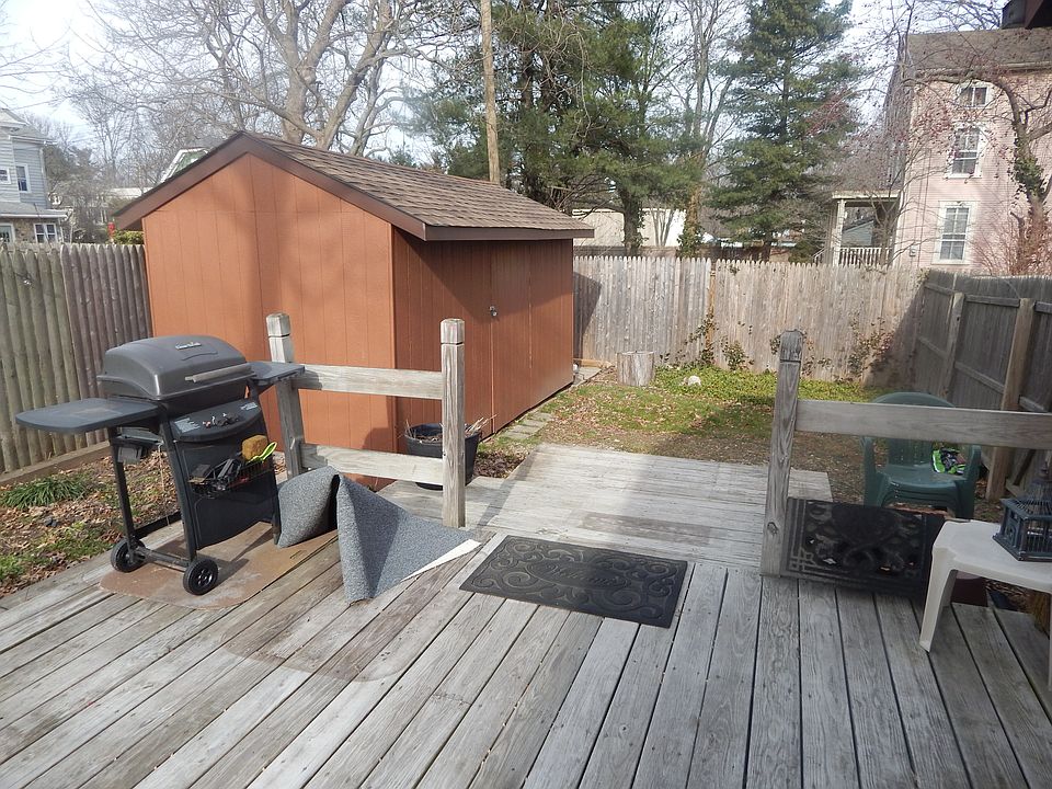 2nd image of 121 E Maple Ave APT C2