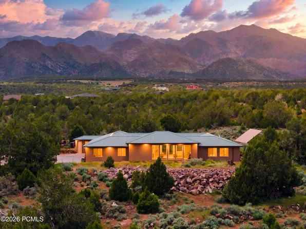 3823 S Old Highway 91, New Harmony, UT 84757
