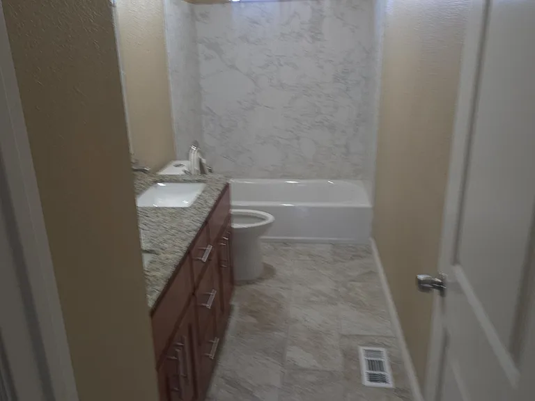 1940 Grande Cir #58 — Photo 23