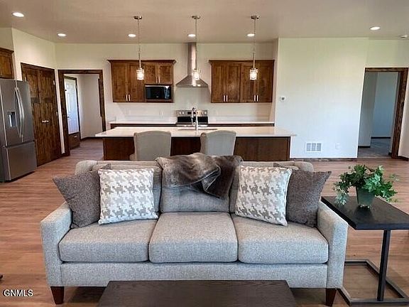 5th image of 3411 Tyndale Dr