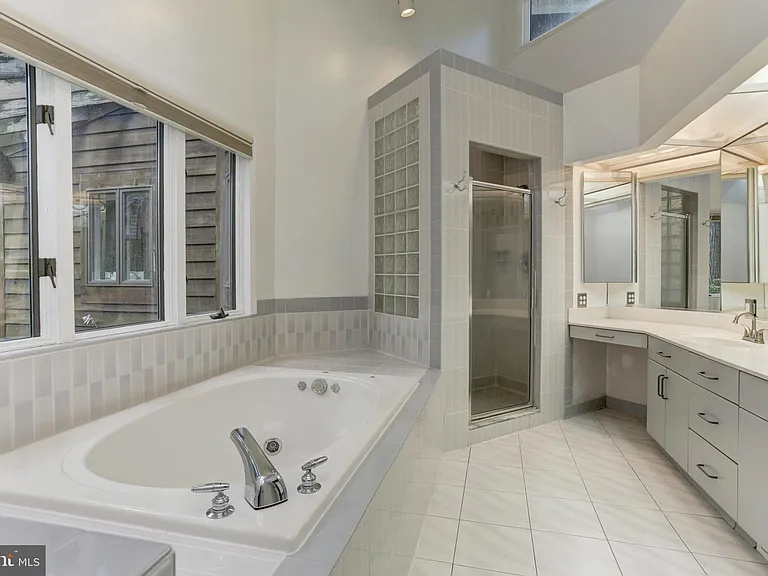 10373 Currycomb Ct — Photo 18