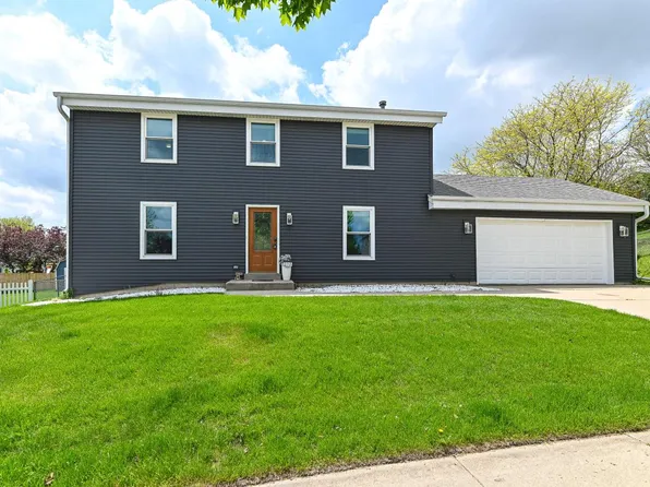 310 Stewart Hill DRIVE, Waukesha, WI 53188