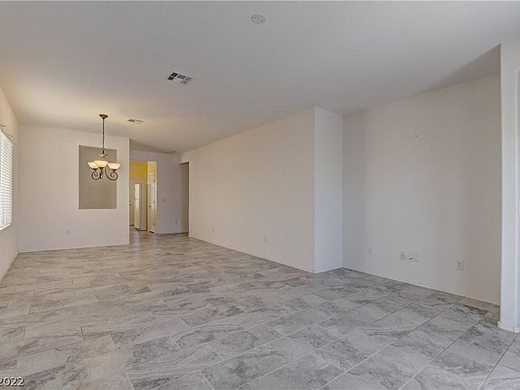 5th image of 2704 Ground Robin Dr