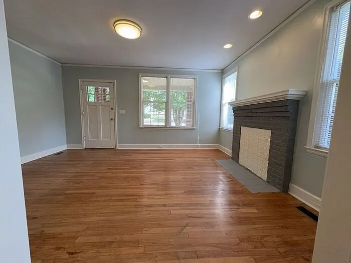 2944 Hope Ave — Photo 3