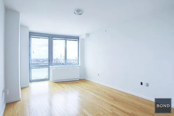 Rented by Bond New York | media 7