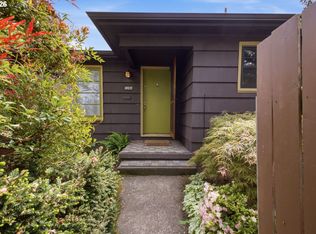 3286 NE Holman St #A, Portland, OR 97211