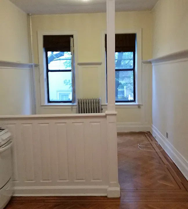 374 State St #4R