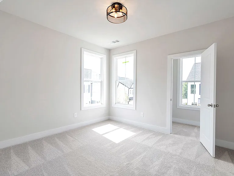 1258 Winterhaven Dr — Photo 24