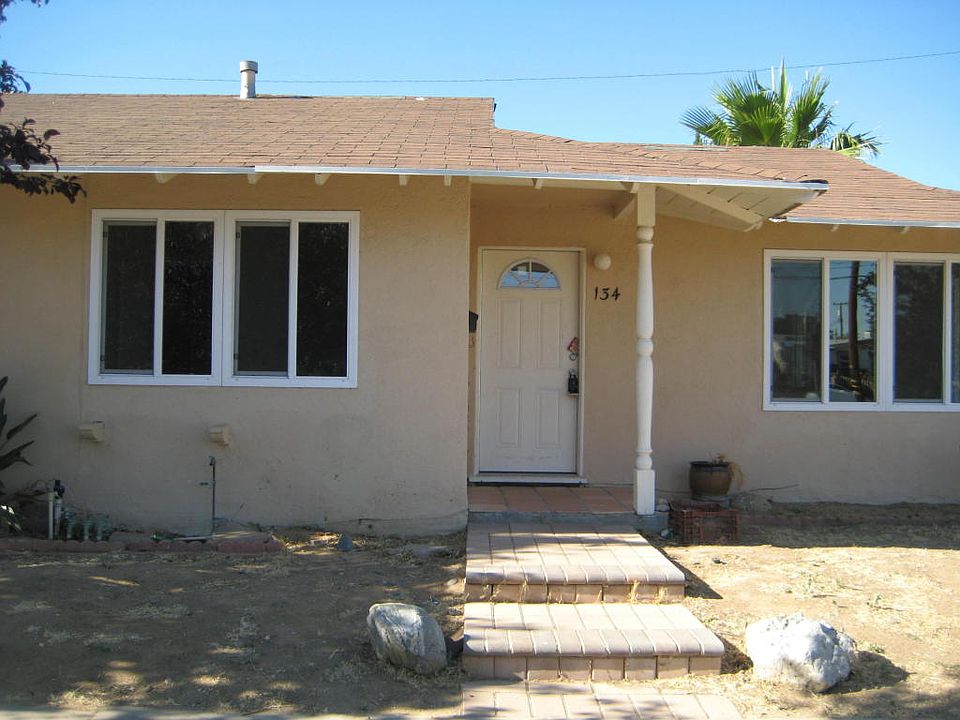 1st image of 134 E Avenue Q