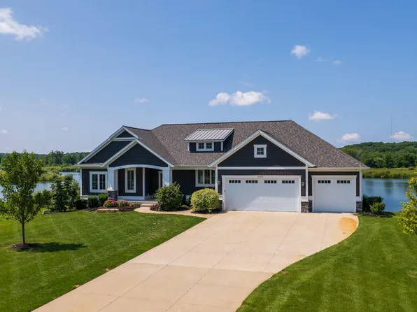 10675 Linden Dr NW, Grand Rapids, MI 49534