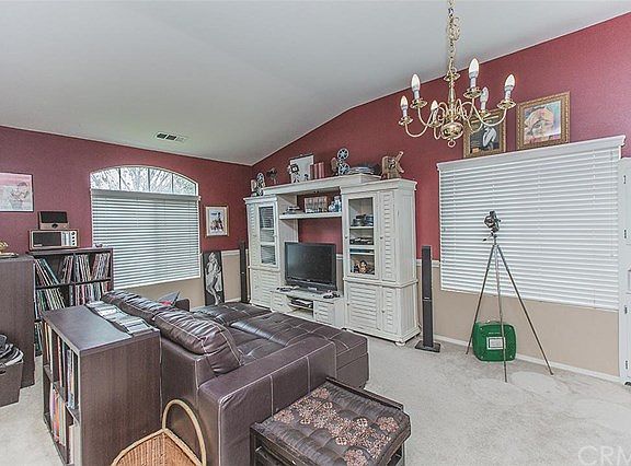 3rd image of 163 Goldenrod Ave