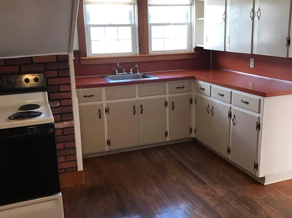 20 W Main St, West Brookfield, MA