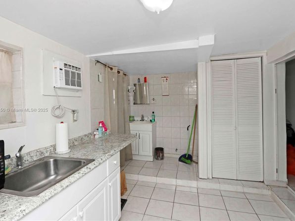 miami-florida-43841149 picture