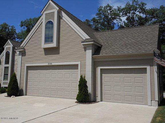 3rd image of 2106 W Glen Ct