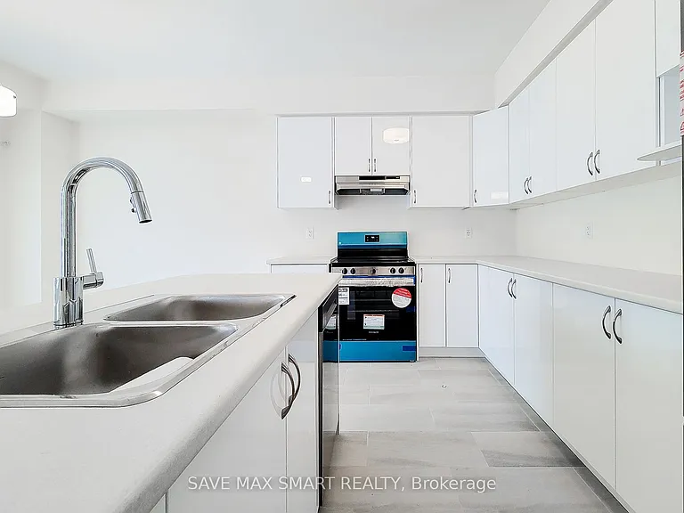 34 Dennis Ave N — Photo 15