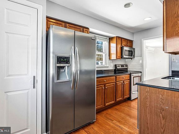 3rd image of 4001 Forestdale Ave